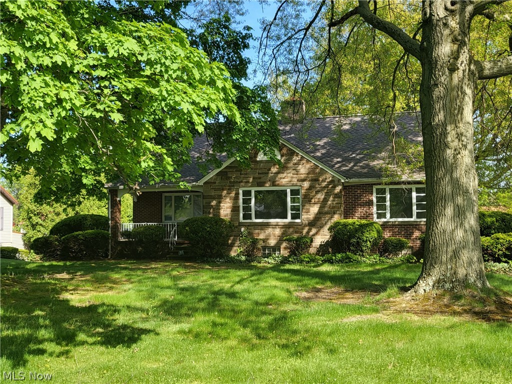 6053 Middle Ridge Road Lorain, OH 44053 - Photo 2 of 21