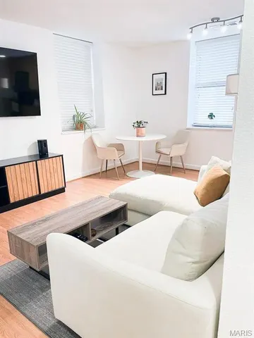 $98,000 | 5696 Kingsbury Avenue, Unit 102, St. Louis, MO 63112