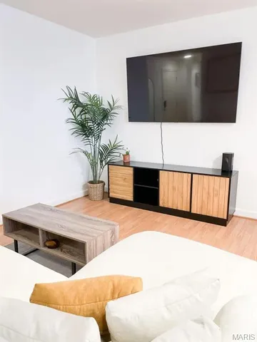 $98,000 | 5696 Kingsbury Avenue, Unit 102, St. Louis, MO 63112