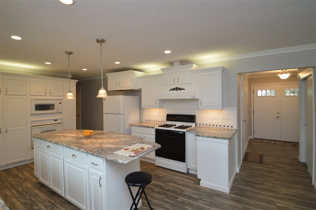 24436 Righter Court South Bend, IN 46628 - Photo 5 of 16 Gallery Image 5