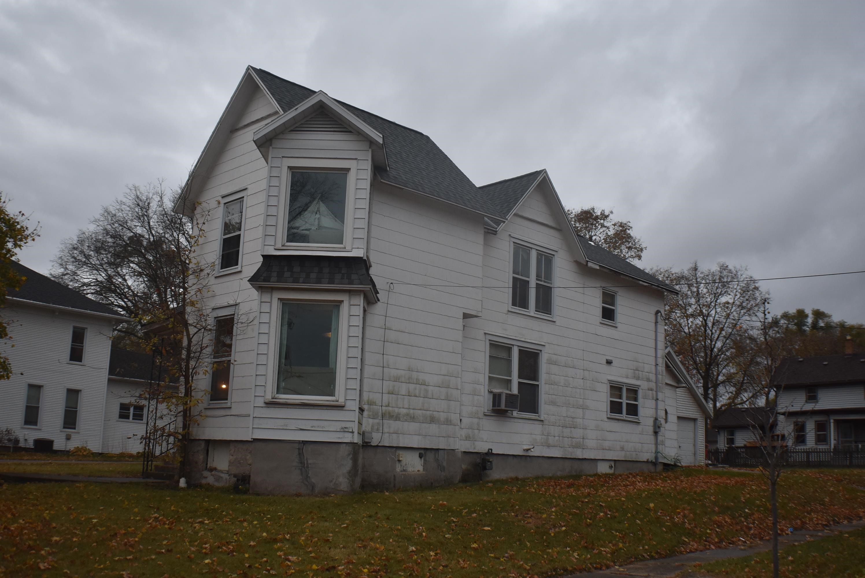 216 Bluff Street Beloit, WI 53511 - Photo 3 of 3
