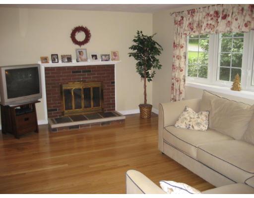 139 Longhill Road Franklin, MA 02038 - Photo 3 of 17 Gallery Image 3