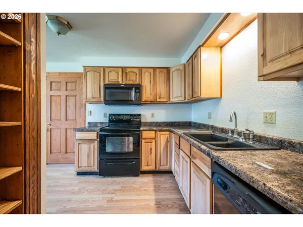 $389,000 | 1135 1st Street Northeast, Bandon, OR 97411