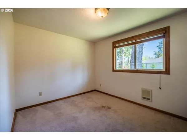 $389,000 | 1135 1st Street Northeast, Bandon, OR 97411