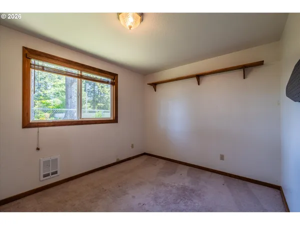 $389,000 | 1135 1st Street Northeast, Bandon, OR 97411