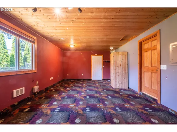 $389,000 | 1135 1st Street Northeast, Bandon, OR 97411