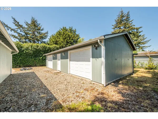 $389,000 | 1135 1st Street Northeast, Bandon, OR 97411