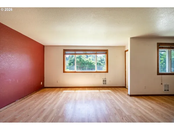 $389,000 | 1135 1st Street Northeast, Bandon, OR 97411