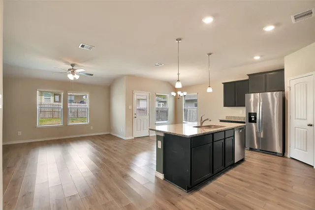 $2,250 | 1006 Fannin Street, Brenham, TX 77833