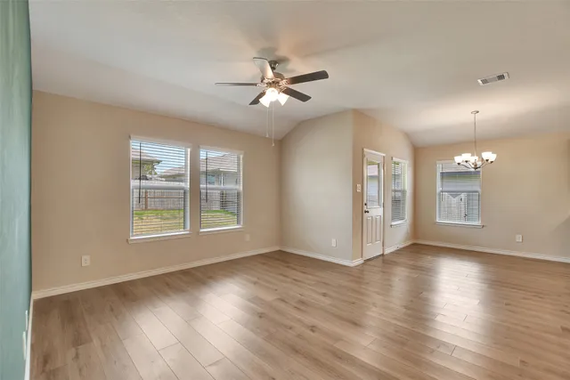 $2,250 | 1006 Fannin Street, Brenham, TX 77833