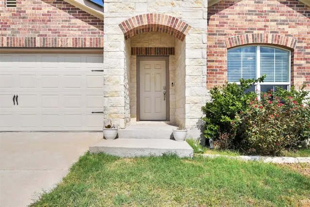 $2,250 | 1006 Fannin Street, Brenham, TX 77833