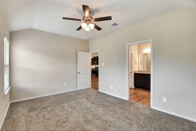 $2,250 | 1006 Fannin Street, Brenham, TX 77833