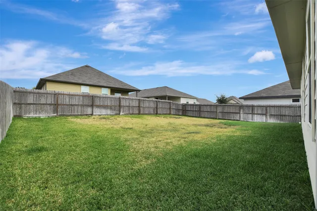 $2,250 | 1006 Fannin Street, Brenham, TX 77833