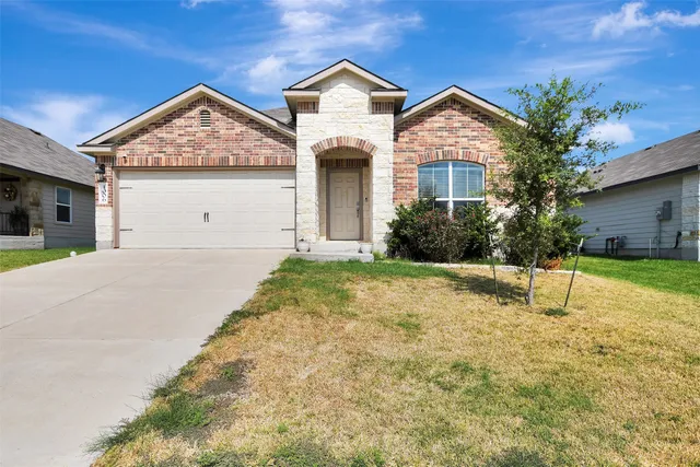 $2,250 | 1006 Fannin Street, Brenham, TX 77833