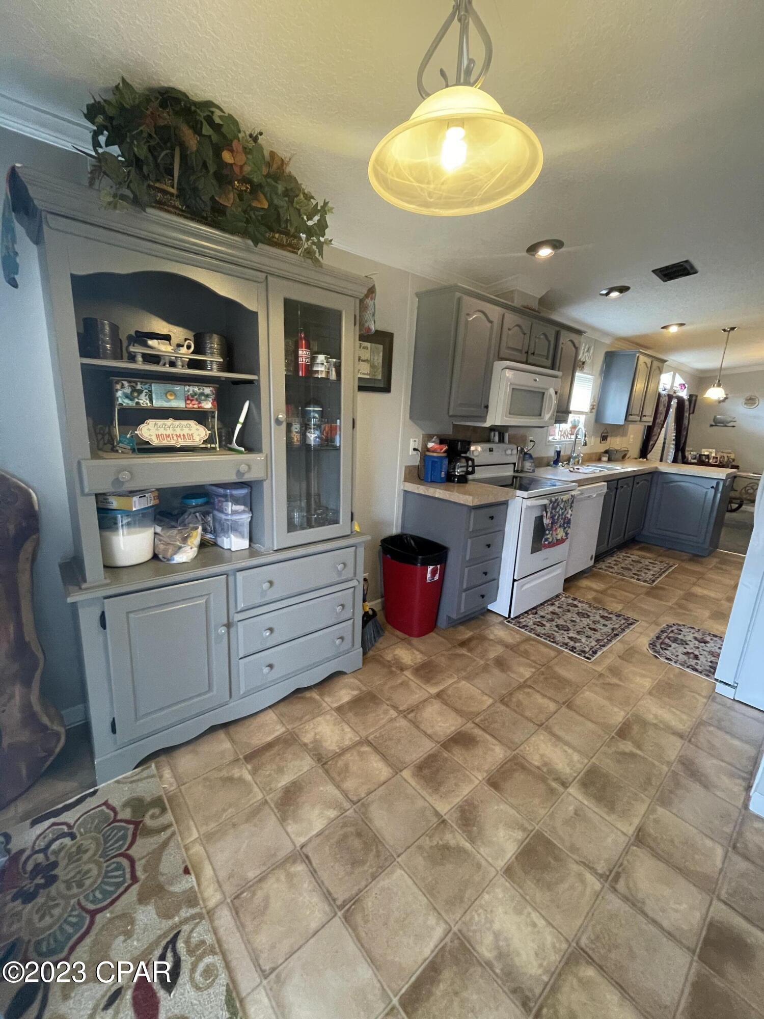 11122 Lawrence Road Fountain, FL 32438 - Photo 17 of 34