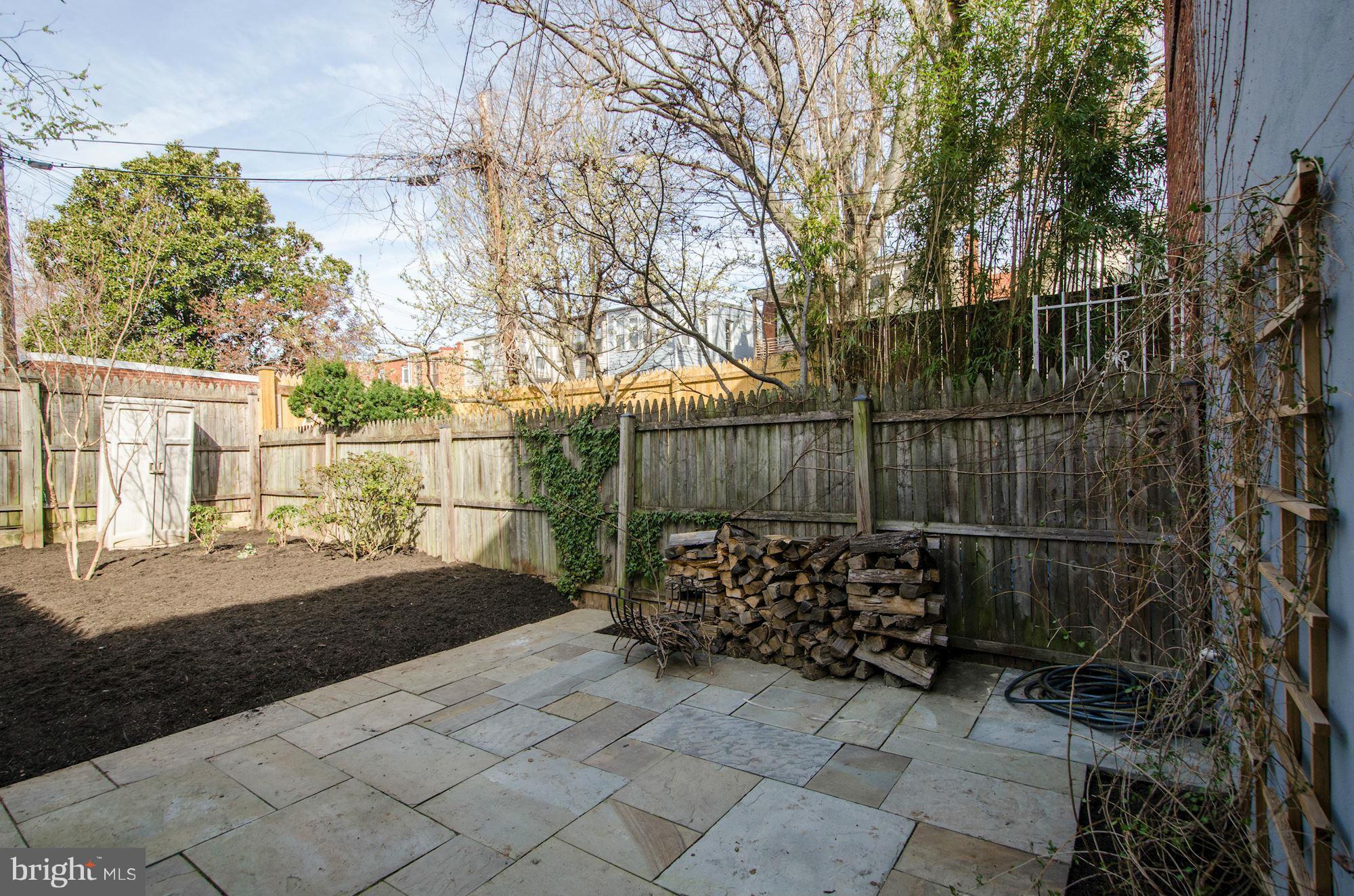 17 15th Street Southeast Washington, DC 20003 - Photo 24 of 28 a view of a backyard