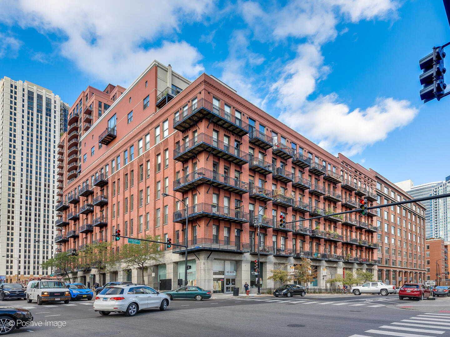 616 West Fulton Street, Unit 614 Chicago, IL 60661 - Photo 1 of 27 a building view