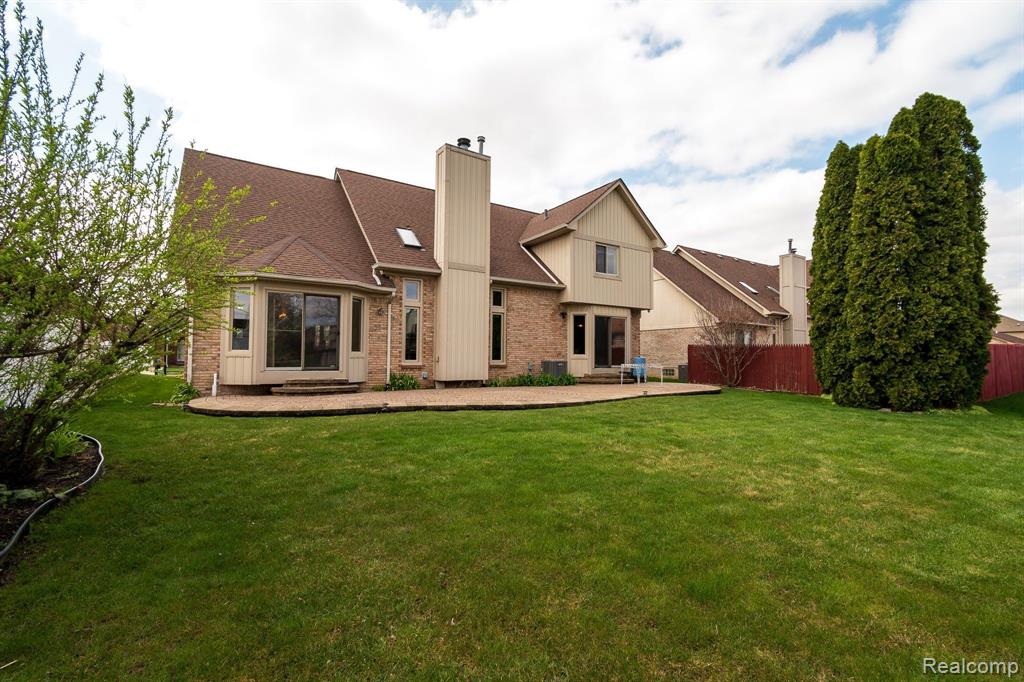 34246 Pioneer Road Fraser, MI 48026 - Photo 4 of 36