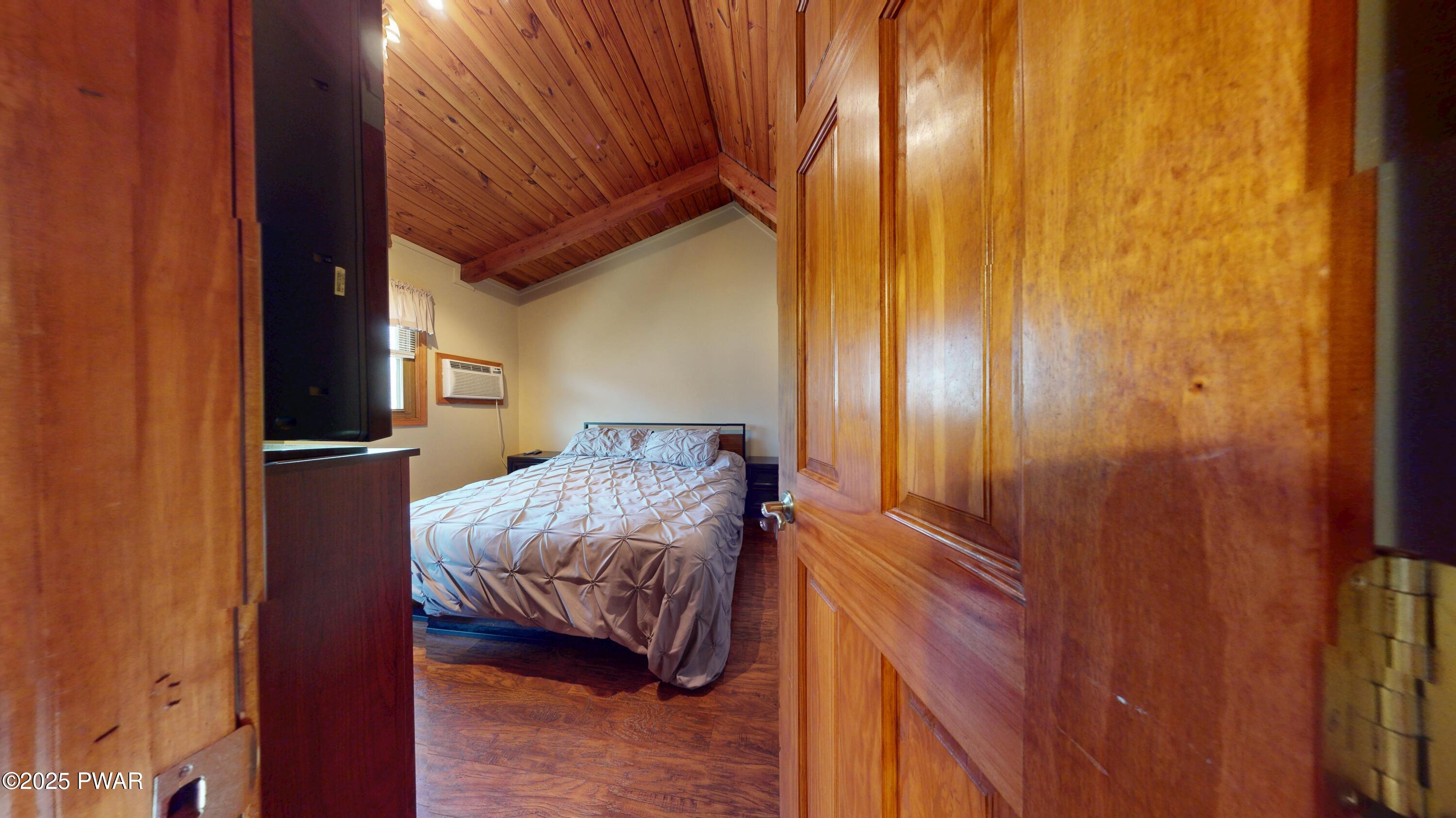 677 West Chipmunk Road Bushkill, PA 18324 - Photo 35 of 53