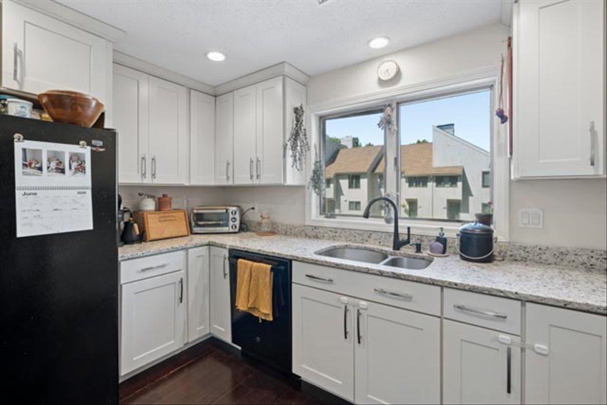 65 Victoria Street, Unit 43 Manchester, NH 03104 - Photo 13 of 52