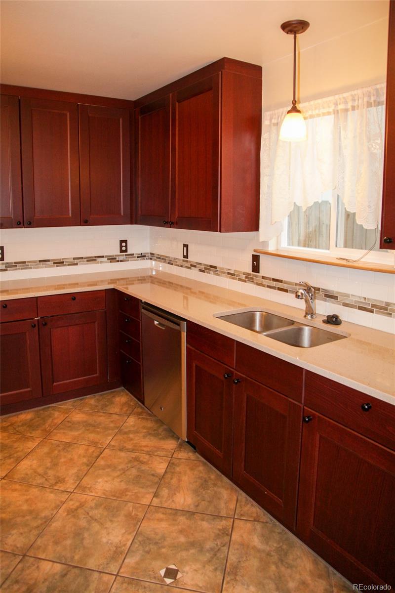 609 Wade Road Longmont, CO 80503 - Photo 8 of 25