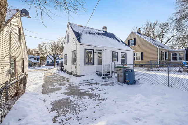 $189,900 | 3526 West Glendale Avenue, Milwaukee, WI 53209