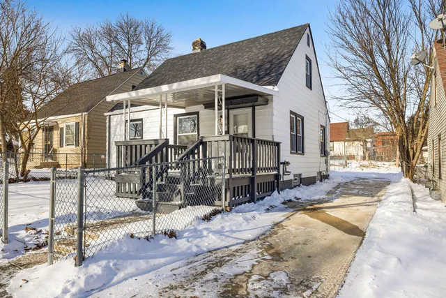 $189,900 | 3526 West Glendale Avenue, Milwaukee, WI 53209