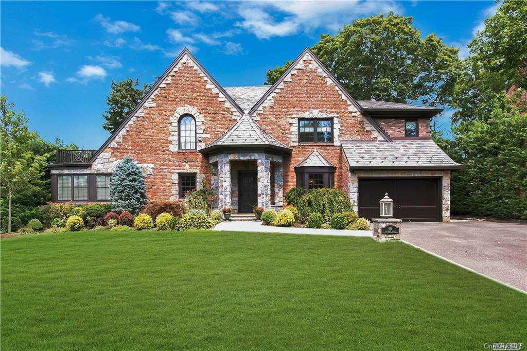 60 Foxcroft Road Manhasset, NY 11030 - Photo 1 of 1