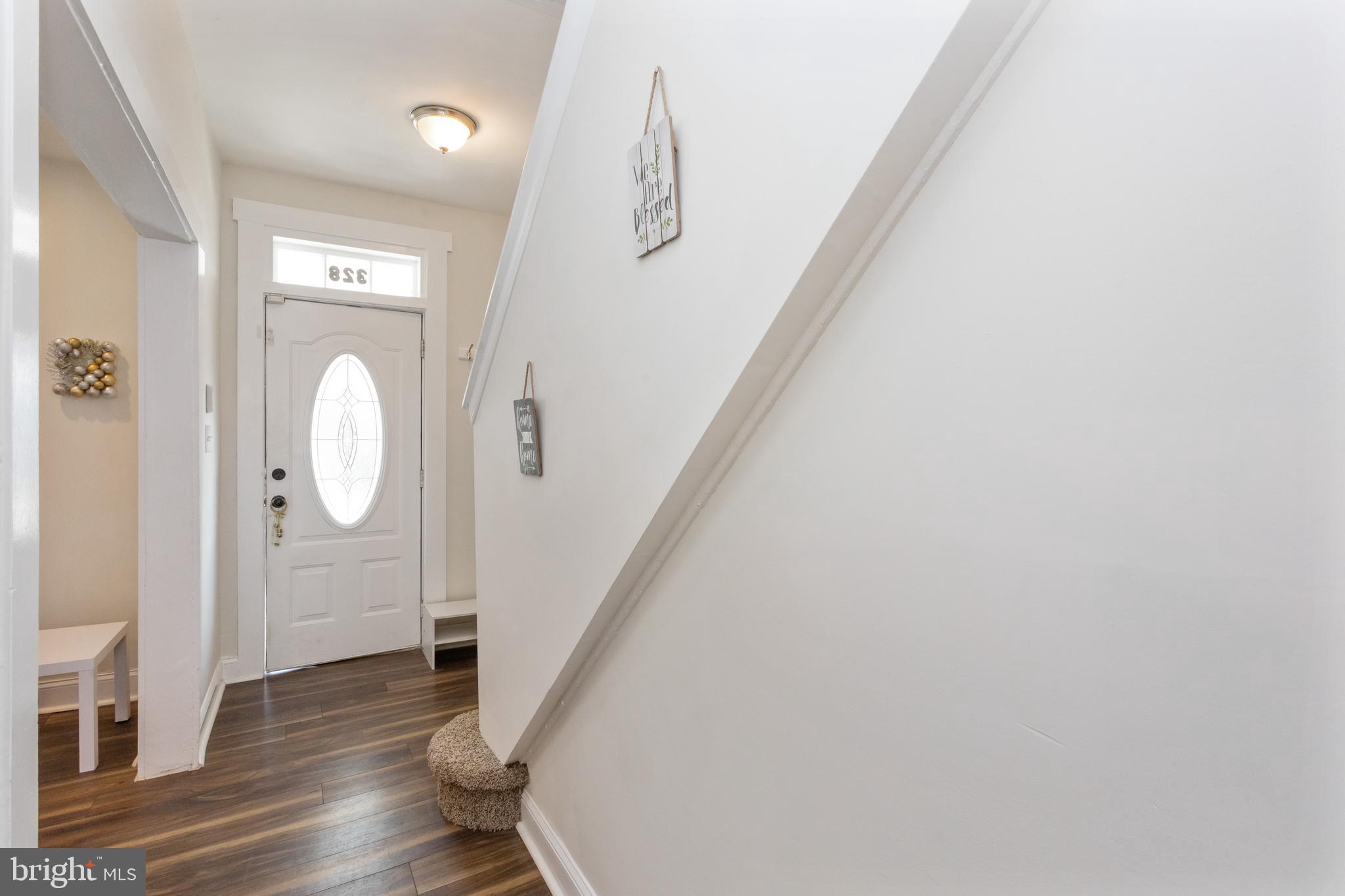 328 Marydell Road Baltimore, MD 21229 - Photo 5 of 31