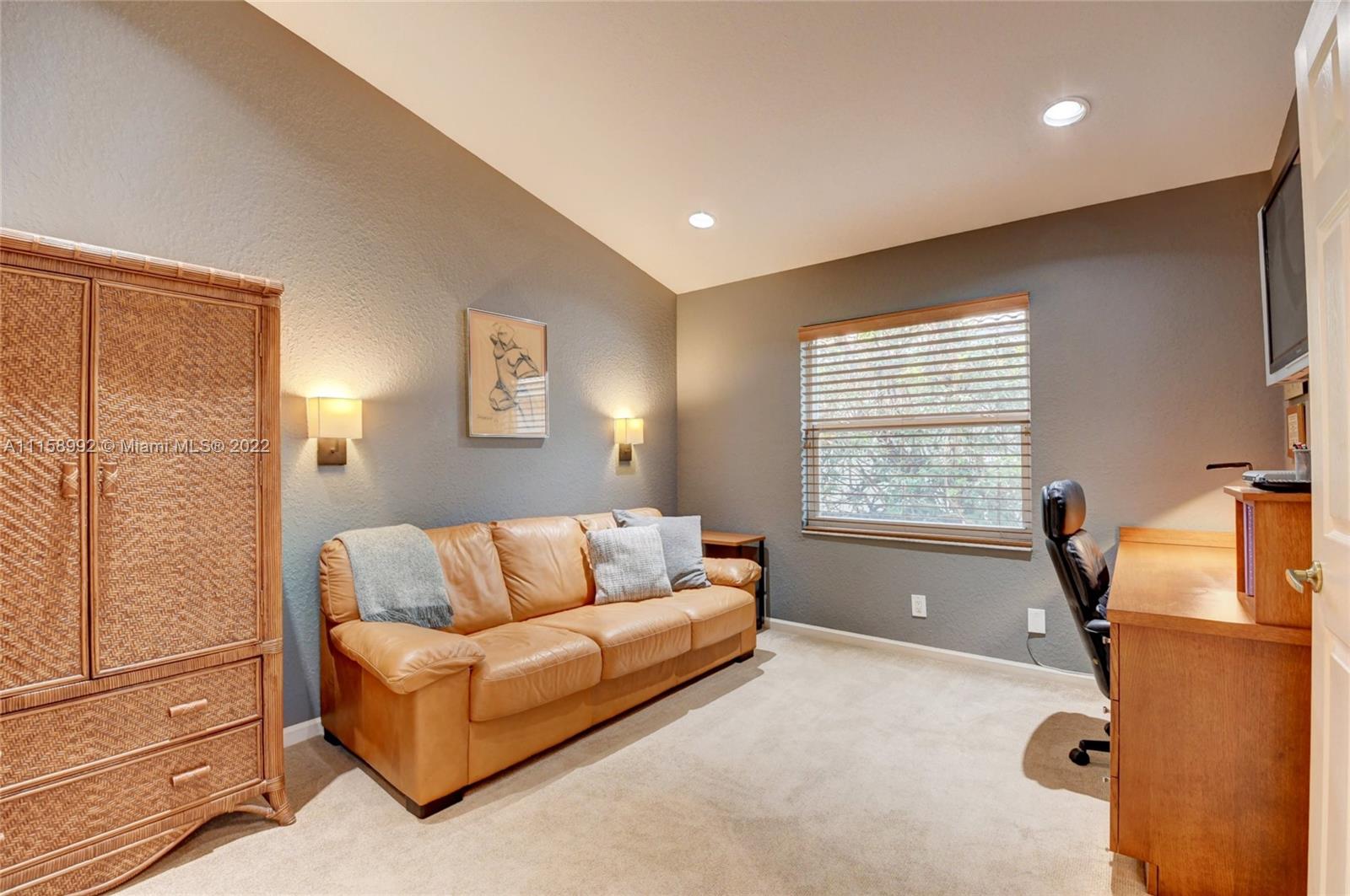 6565 Sun River Road Boynton Beach, FL 33437 - Photo 18 of 21 Gallery Image 18