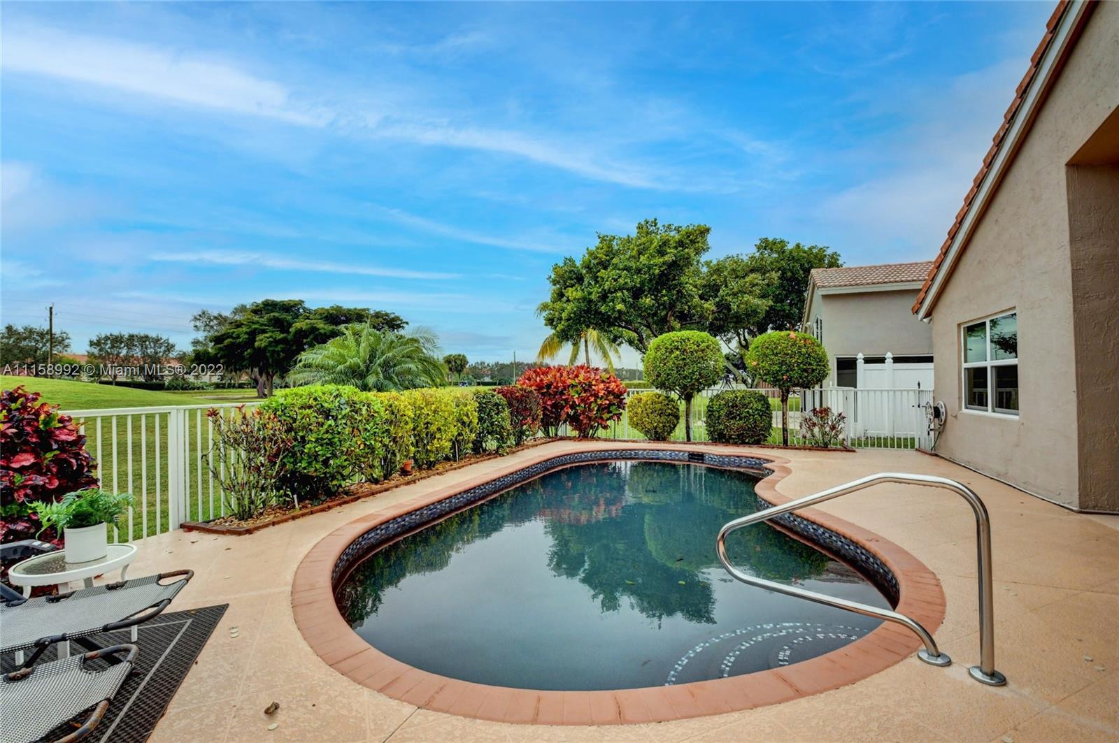 6565 Sun River Road Boynton Beach, FL 33437 - Photo 3 of 21 Gallery Image 3