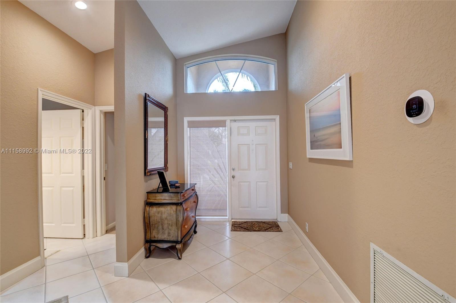 6565 Sun River Road Boynton Beach, FL 33437 - Photo 6 of 21 Gallery Image 6
