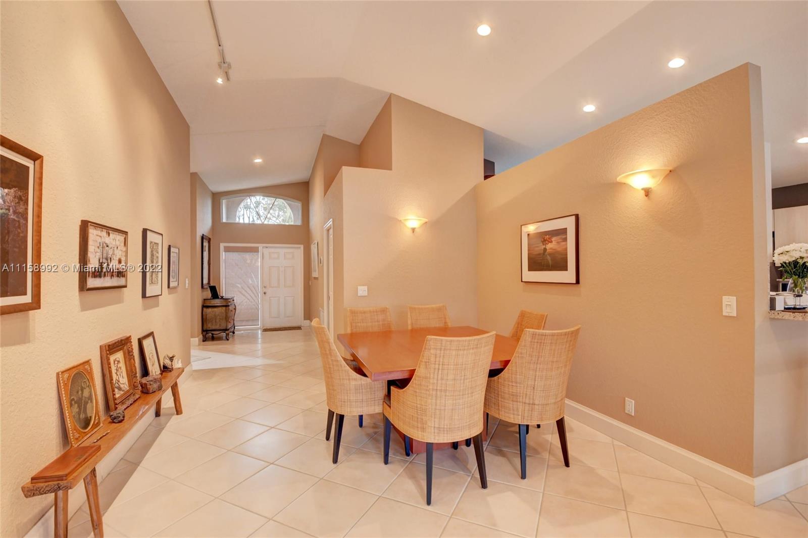 6565 Sun River Road Boynton Beach, FL 33437 - Photo 8 of 21 Gallery Image 8