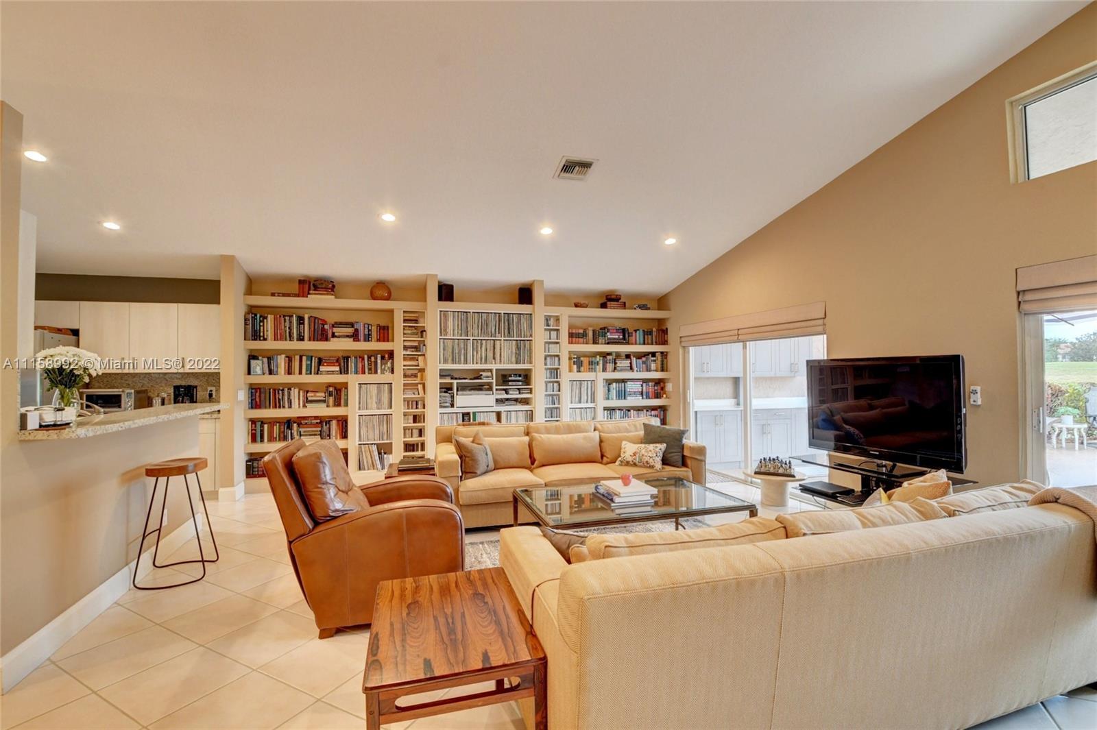 6565 Sun River Road Boynton Beach, FL 33437 - Photo 9 of 21 Gallery Image 9