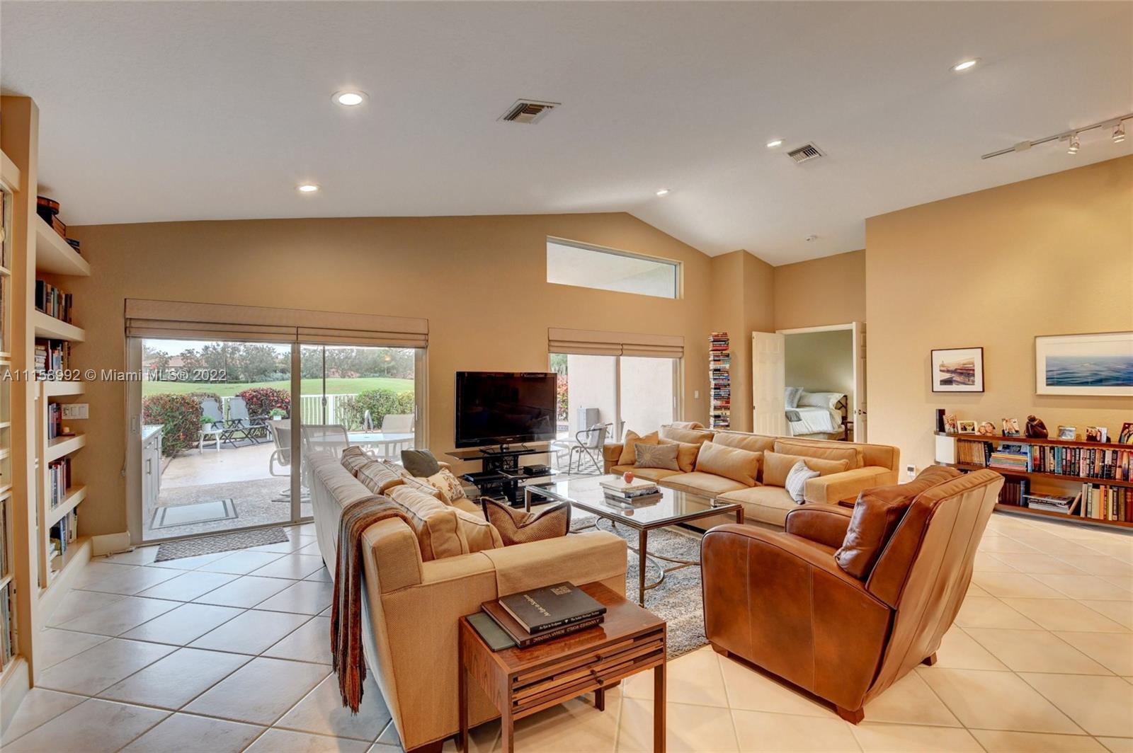 6565 Sun River Road Boynton Beach, FL 33437 - Photo 10 of 21 Gallery Image 10