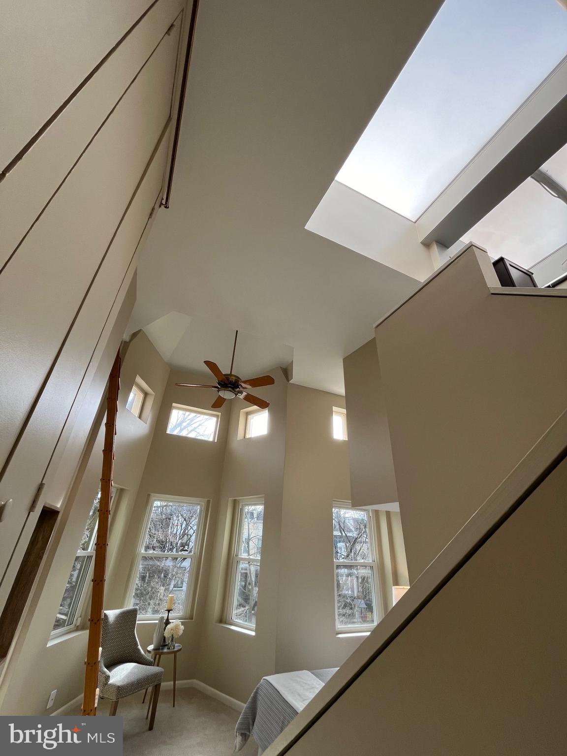 144 Tennessee Avenue Northeast Washington, DC 20002 - Photo 40 of 68 Architectural detail - primary room ceiling
