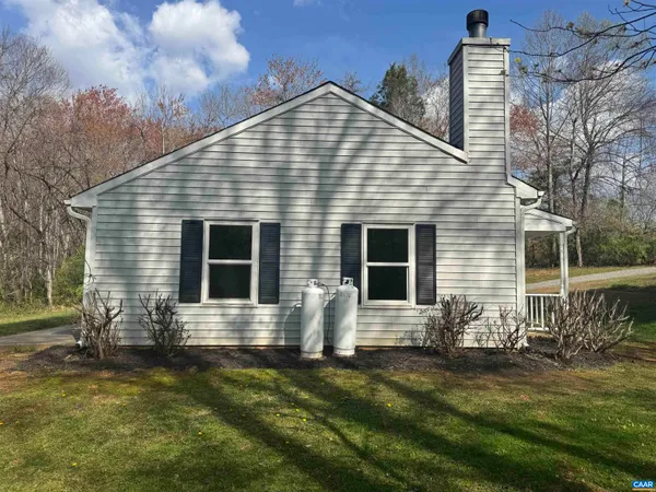 a front view of house with yard