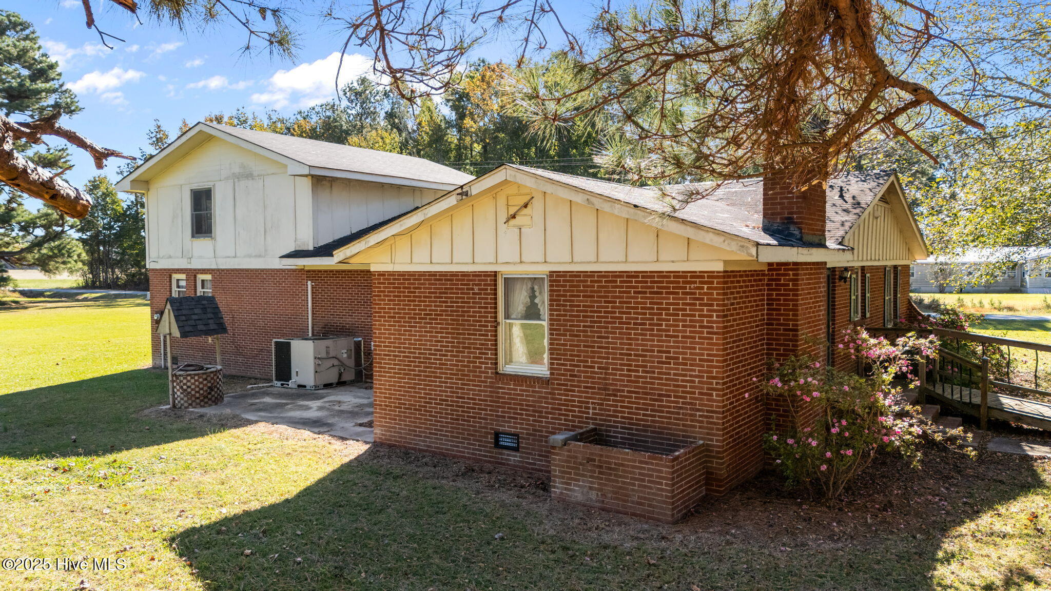 2933 Sound Side Road Columbia, NC 27925 - Photo 10 of 53 10-web-or-mls-DJI_20251020105211_0055_D