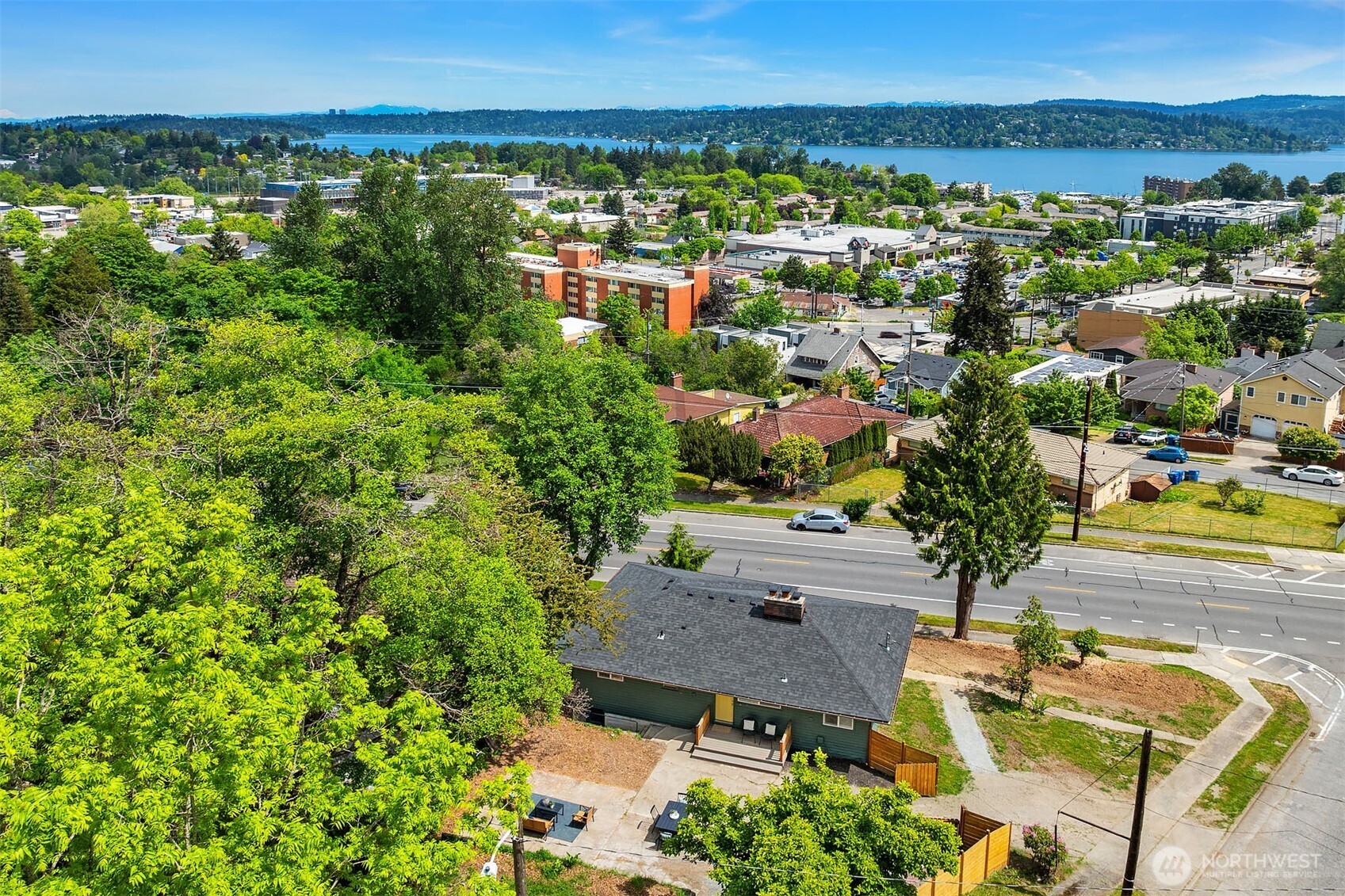 9275 Renton Avenue South Seattle, WA 98118 - Photo 31 of 34