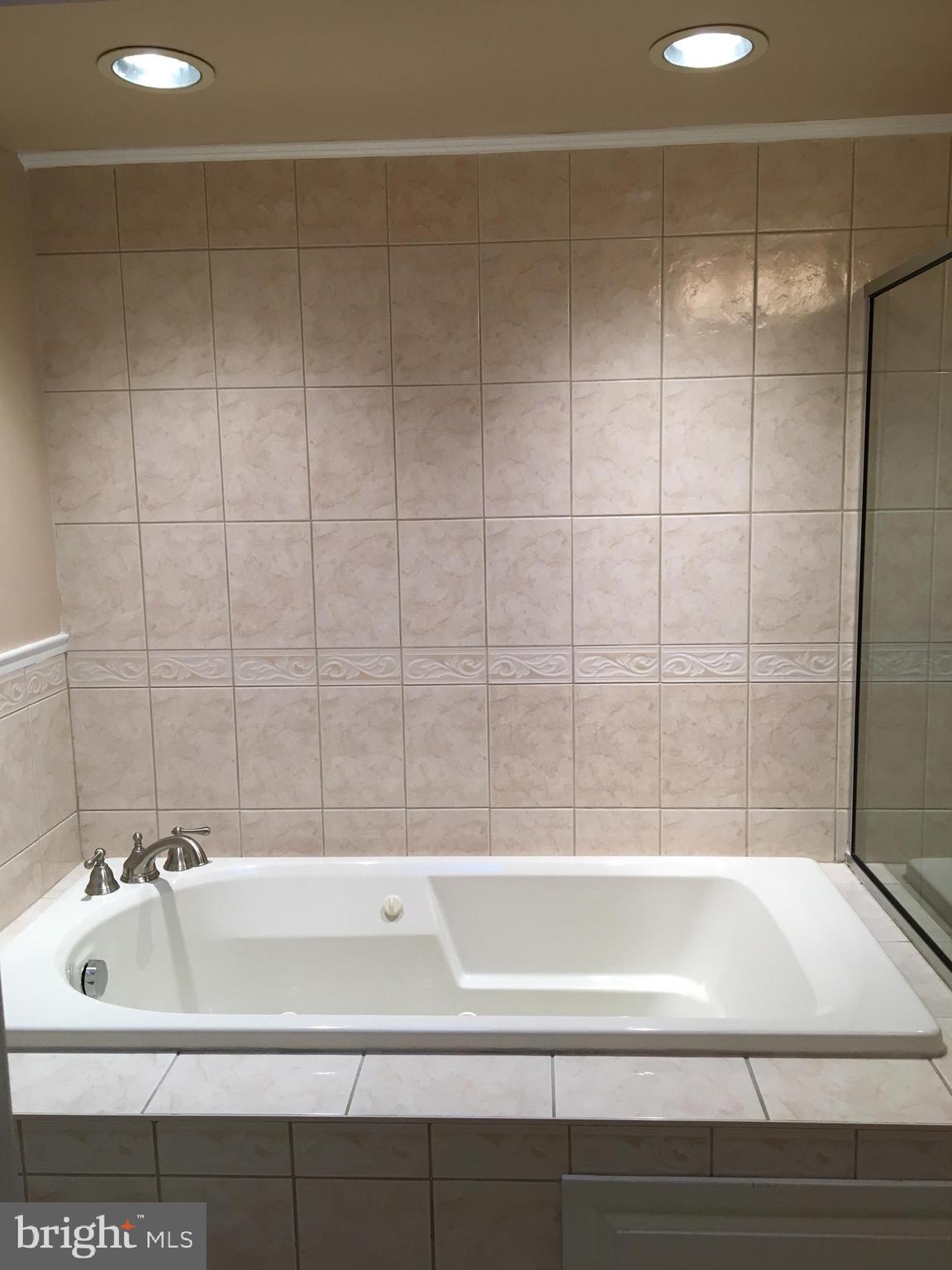 10206 West Keswick Road Philadelphia, PA 19114 - Photo 14 of 35 Gallery Image 14