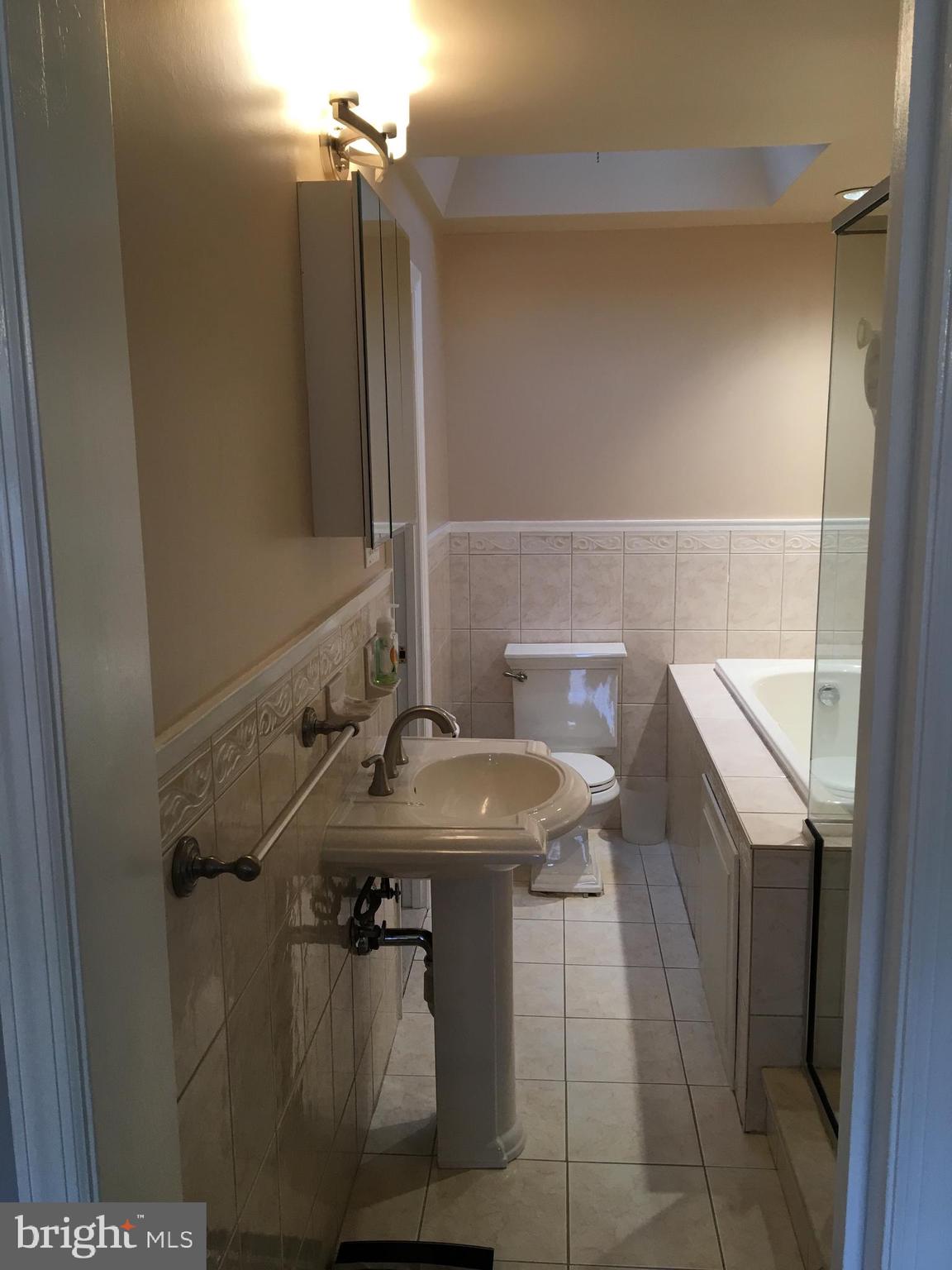 10206 West Keswick Road Philadelphia, PA 19114 - Photo 16 of 35 Gallery Image 16