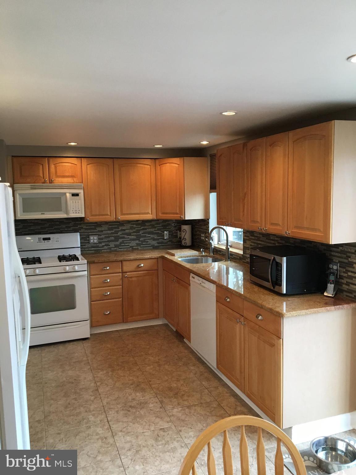 10206 West Keswick Road Philadelphia, PA 19114 - Photo 10 of 35 Gallery Image 10