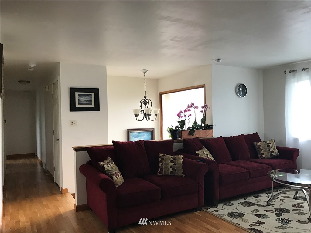 3514 Northeast 10th Place Renton, WA 98056 - Photo 2 of 13