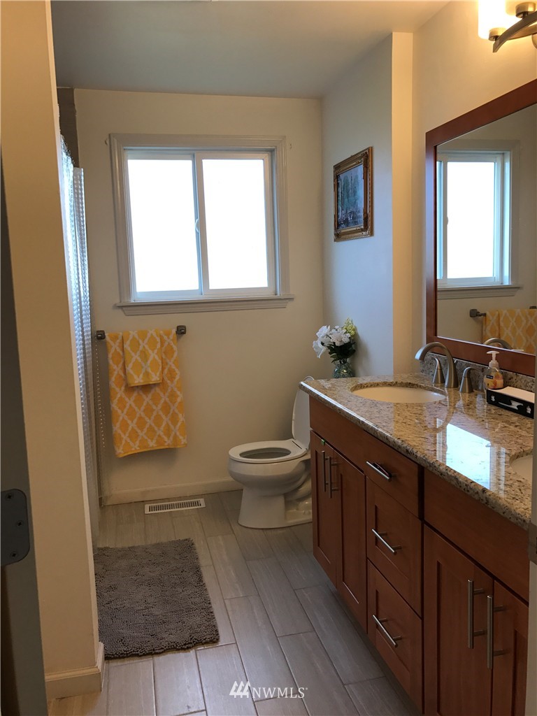 3514 Northeast 10th Place Renton, WA 98056 - Photo 11 of 13