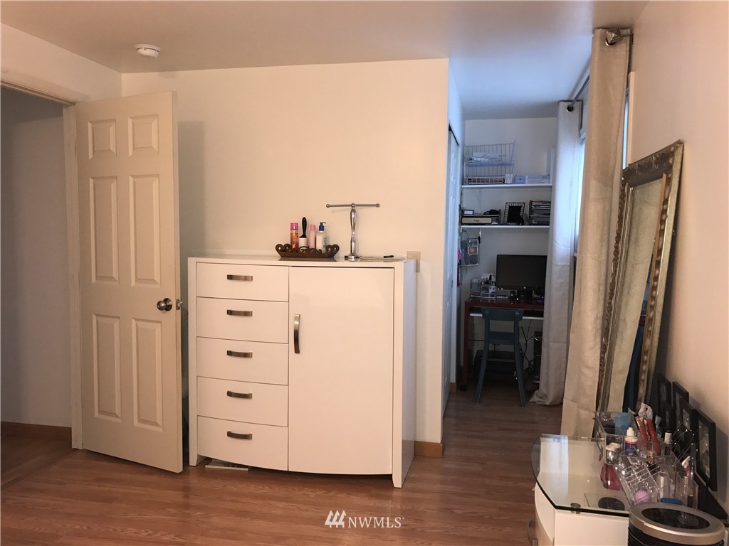3514 Northeast 10th Place Renton, WA 98056 - Photo 6 of 13