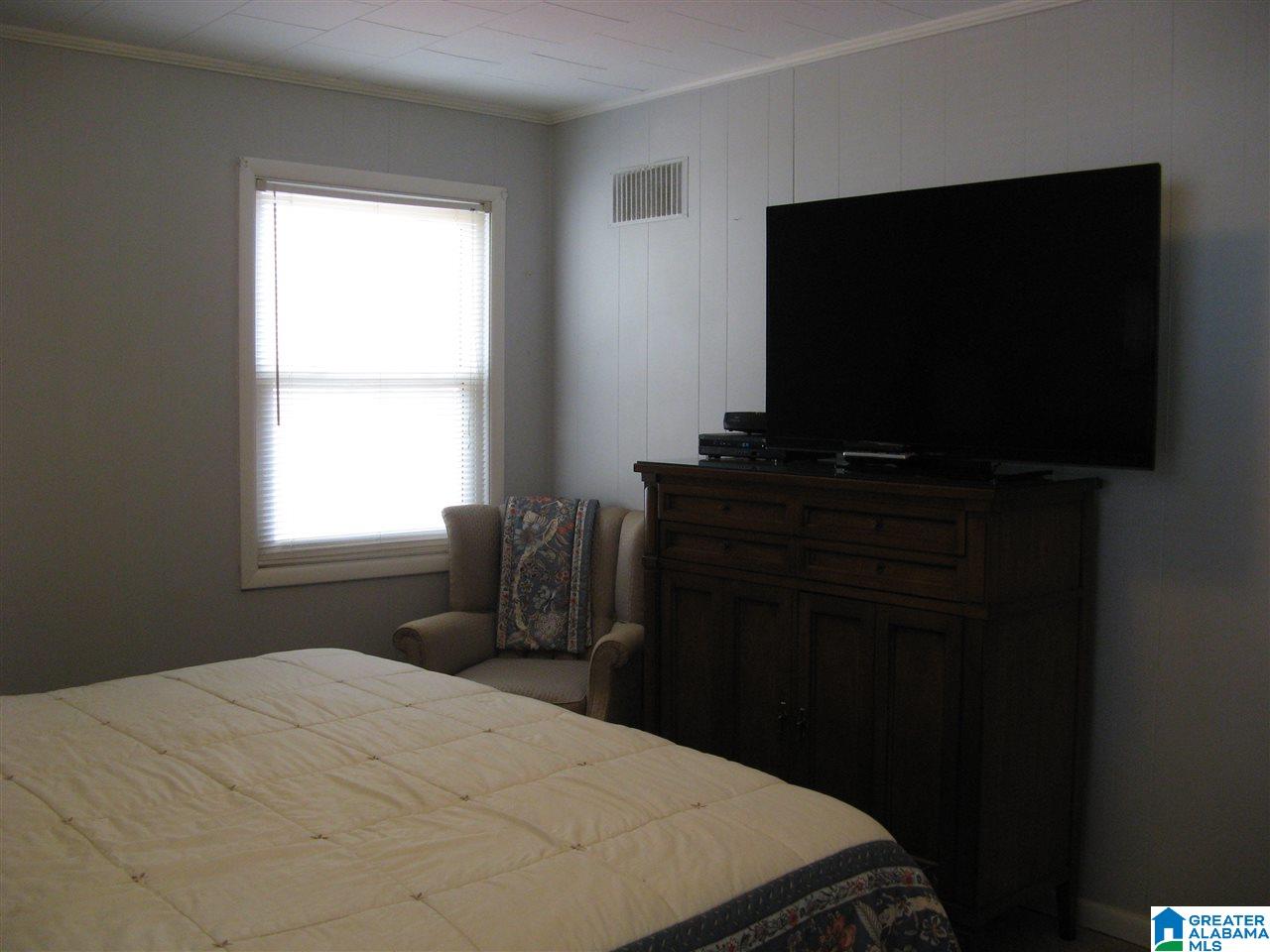 301 Perimeter Road Sylacauga, AL 35151 - Photo 15 of 47