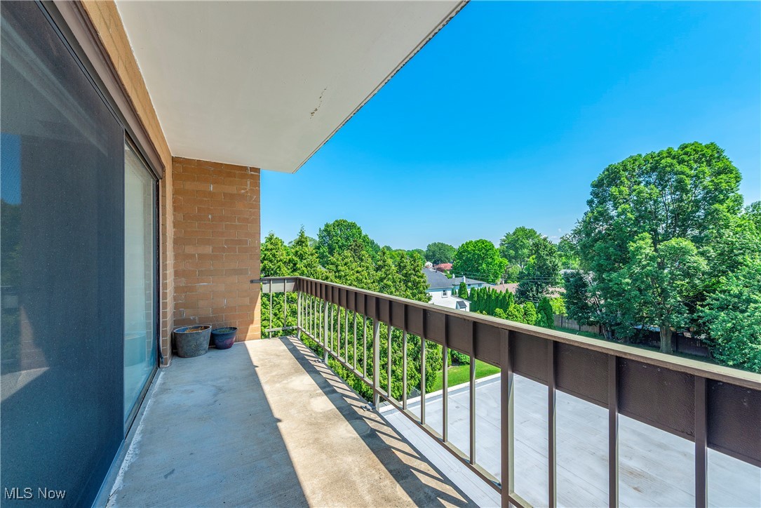 22555 Center Ridge Road, Unit 407 Rocky River, OH 44116 - Photo 18 of 34 Gallery Image 18