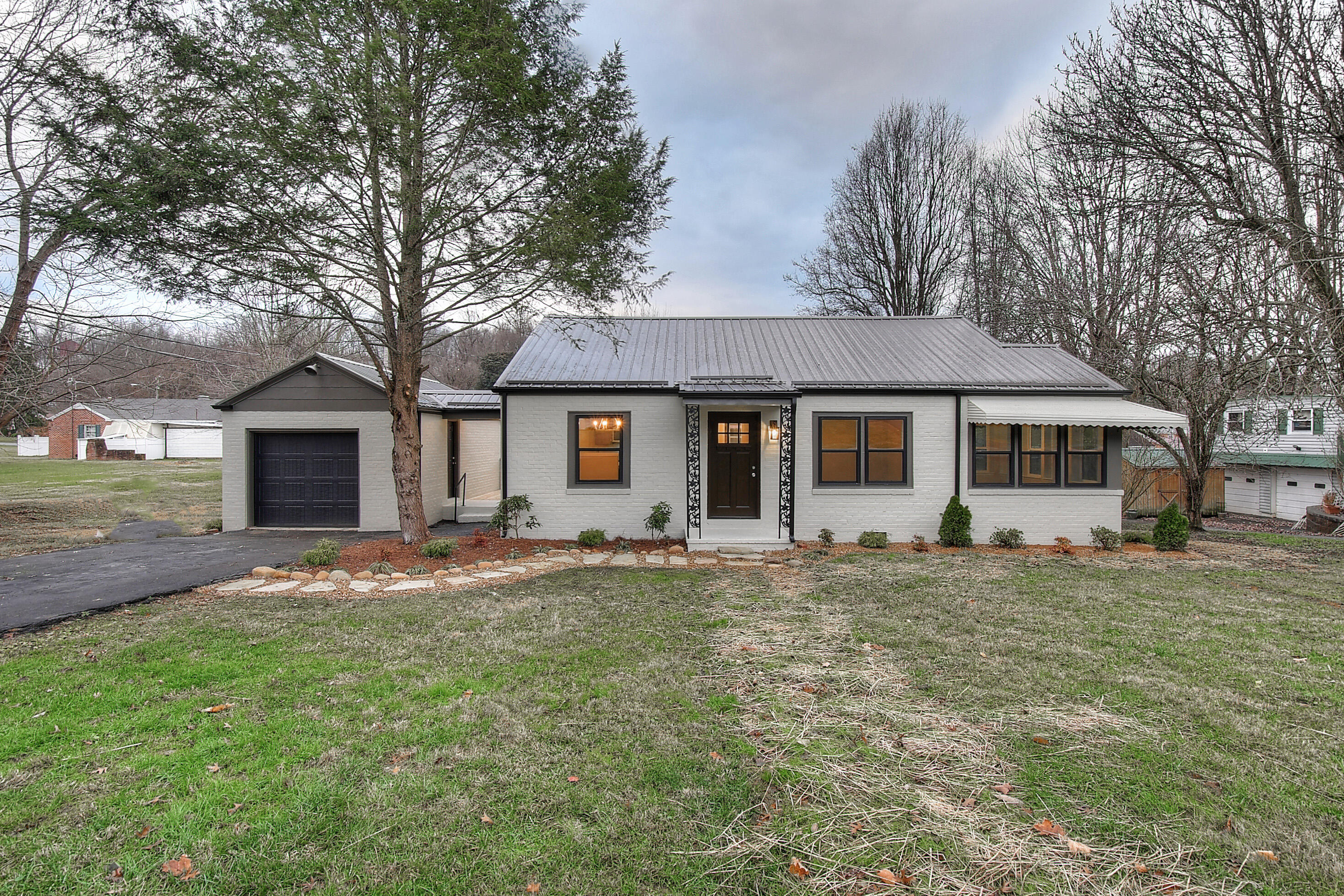 615 Pine Hill Road Elizabethton, TN 37643 - Photo 1 of 27 1