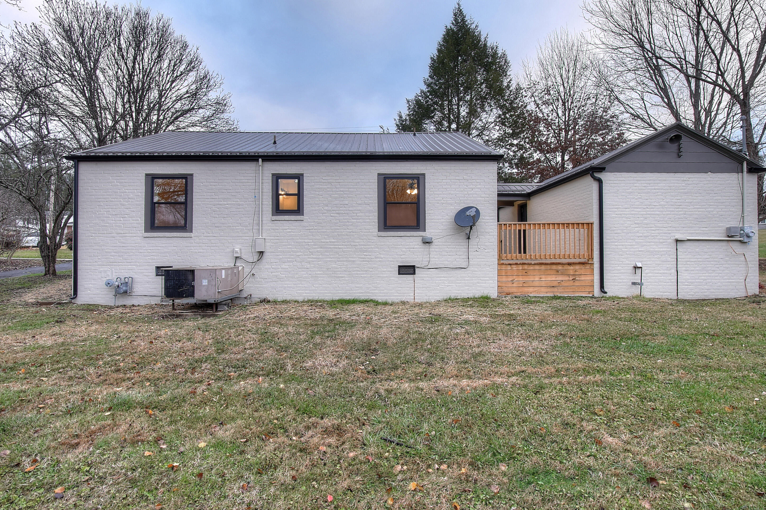 615 Pine Hill Road Elizabethton, TN 37643 - Photo 27 of 27 DSC_0361_2_3_4_5_6