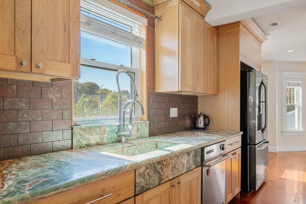 76 Taft Avenue, Unit 2 Newton, MA 02465 - Photo 4 of 41